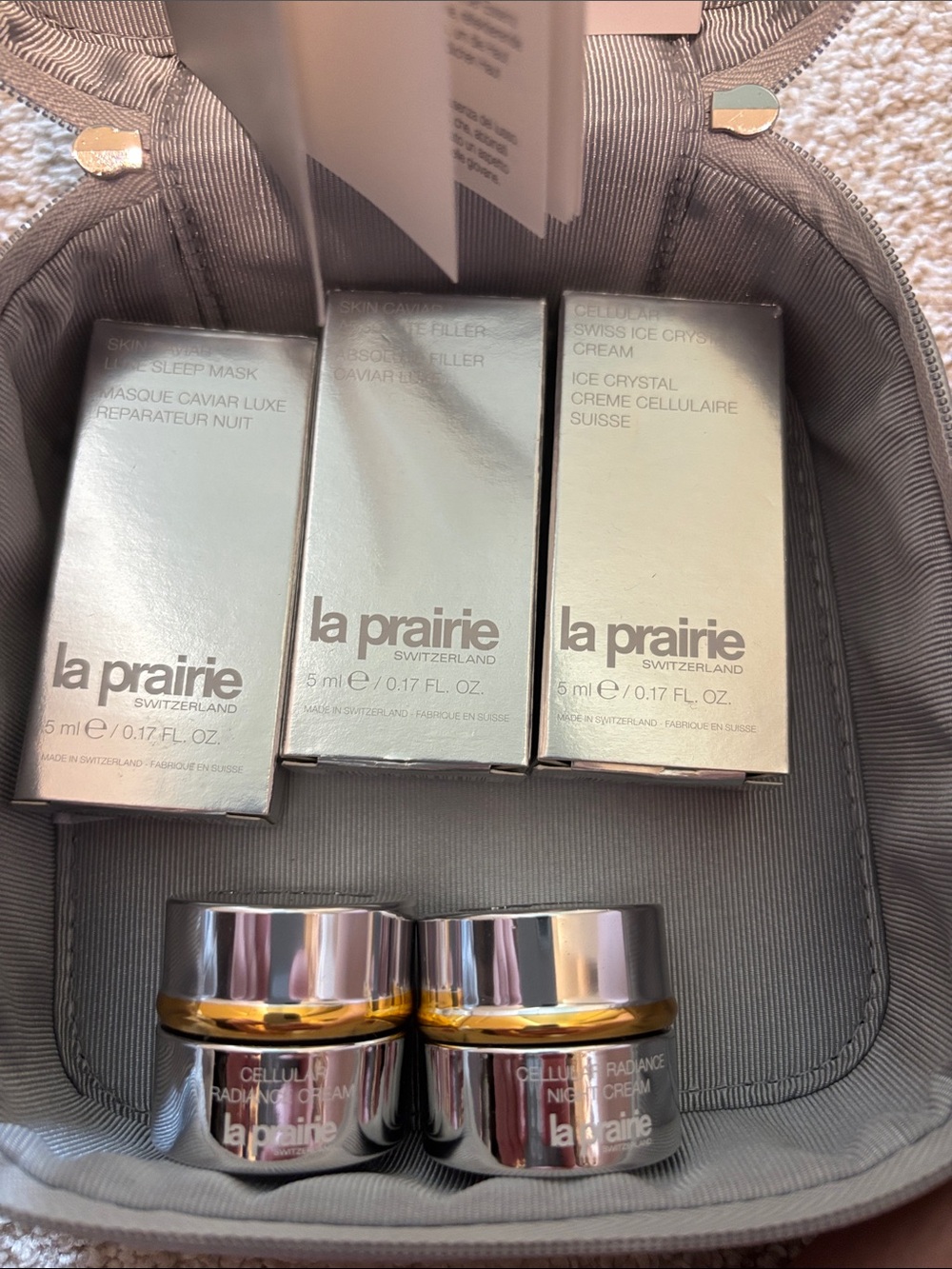 La Prairie Radiance Collection Set in Silver - Picture 2 of 2